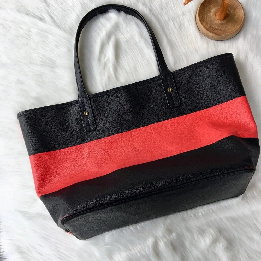 C Wonder Black & Red Shoulder Bag